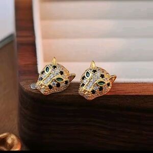 PANTHER GOLD HEAD CRystal STUD EARRINGS